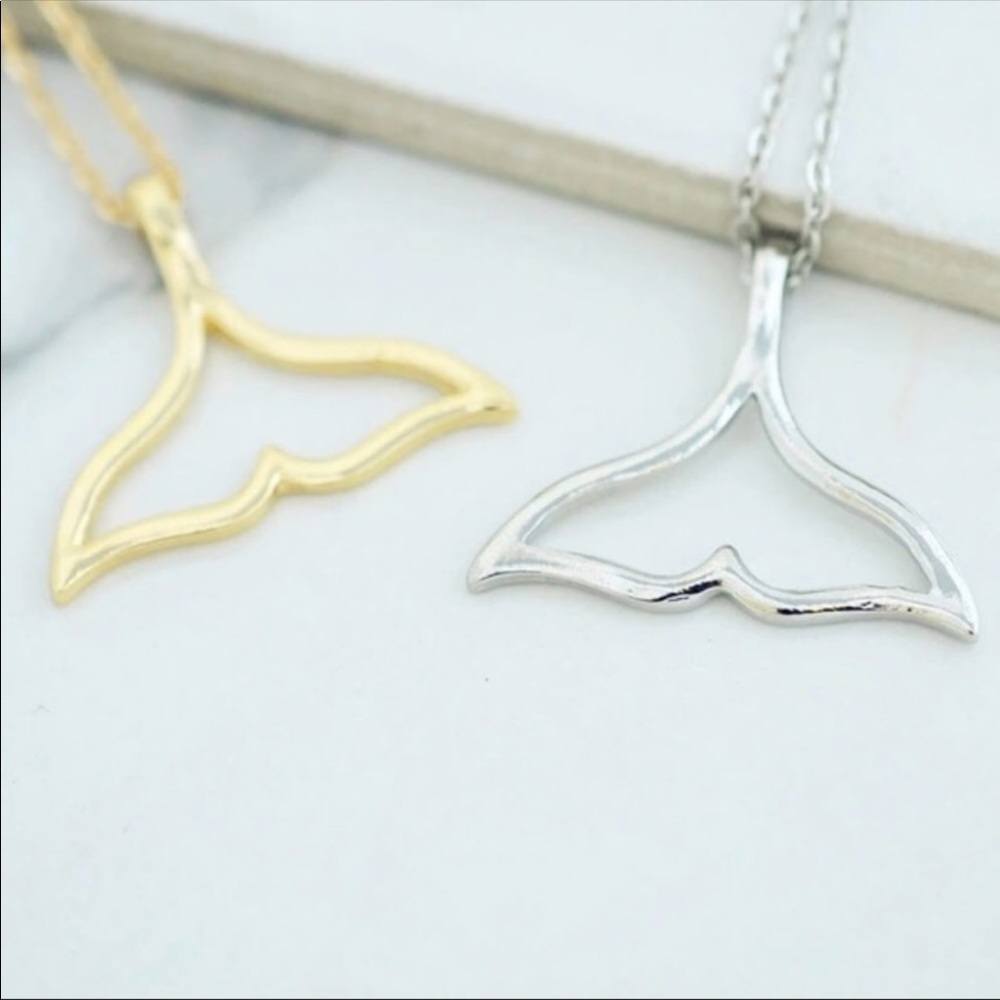 🆕Mermaid tail pendant necklace gold🆕 - Picture 2 of 4